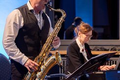 Live‑Musik bei einer Unternehmensveranstaltung in Sachsen‑Anhalt: Saxophon und Klavier sorgen für stilvolle Atmosphäre bei der Verleihung des Landessiegels 2026 und stärken das Event‑Erlebnis.